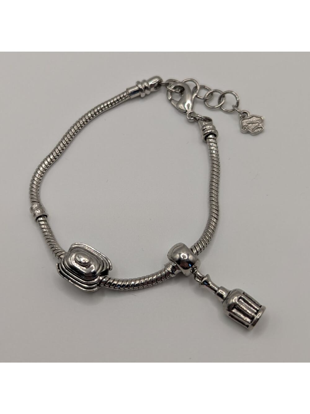 Pampered Chef Consultant Exclusive Silver Charm Bracelet & Two Charms